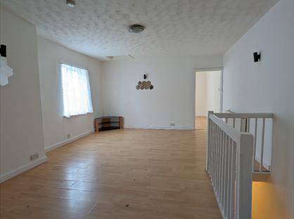 1 Bed Flat, Wood Street, CV21