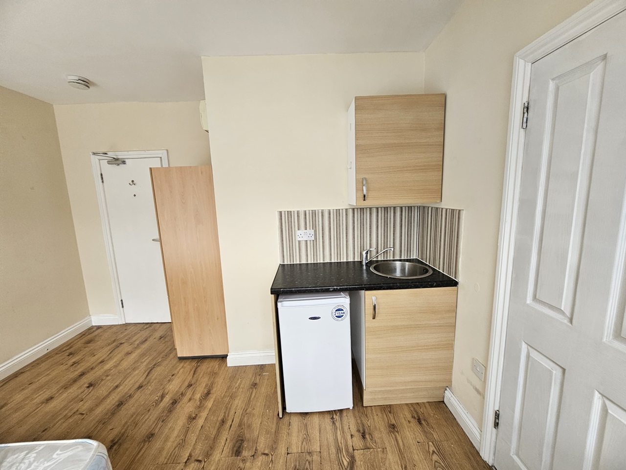 Abbey Wood Plumstead Greenwich London Studio Flat, Abbey Wood