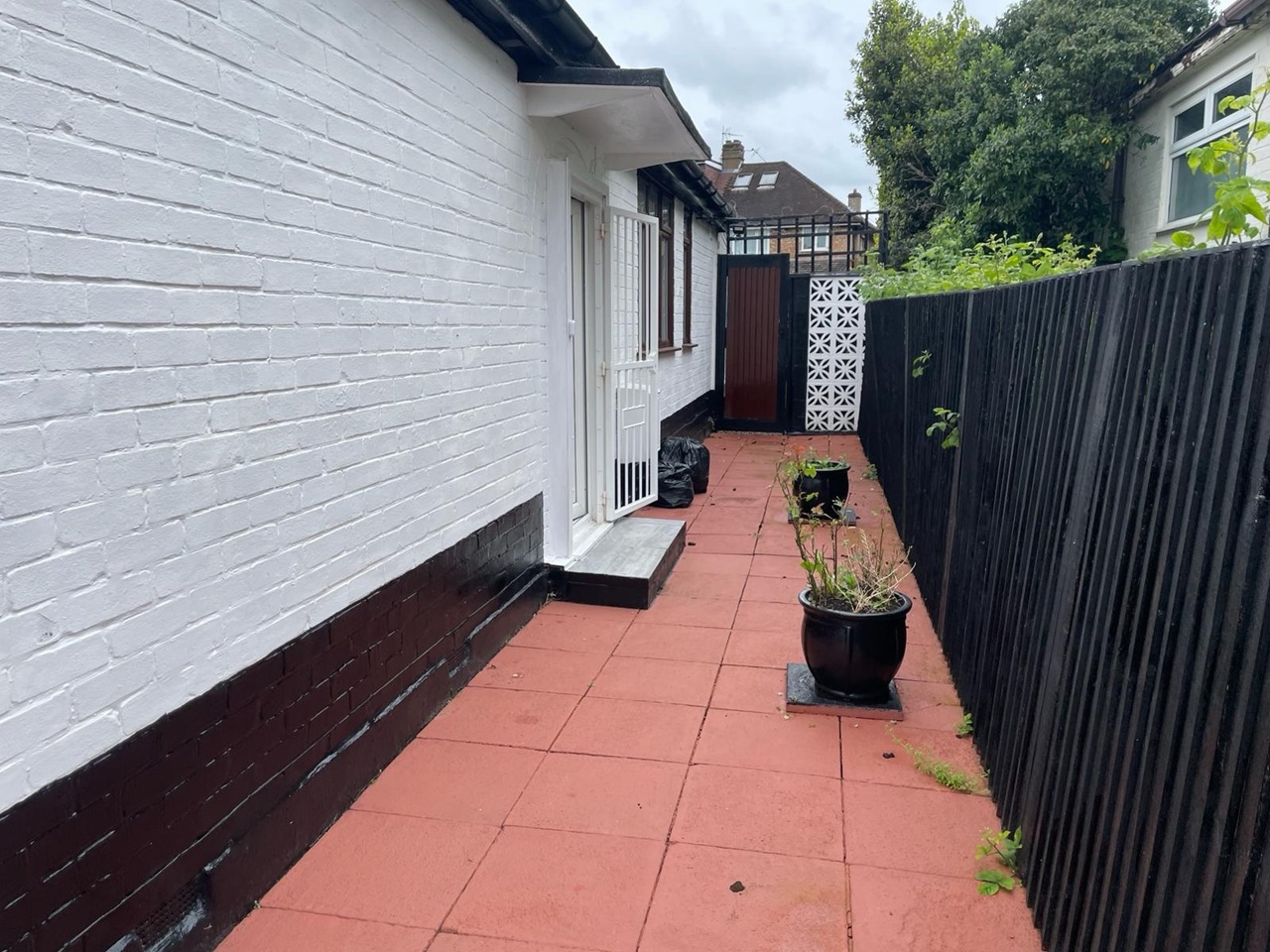 Edgware 3 Bed Detached House, Warwick Avenue, HA8 To Rent Now for £