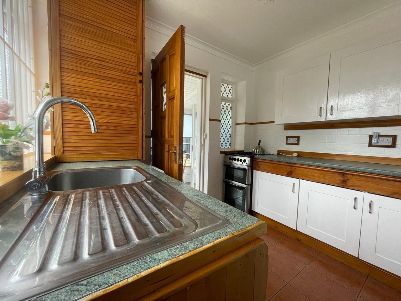 Edgware 3 Bed Detached House, Warwick Avenue, HA8 To Rent Now for £