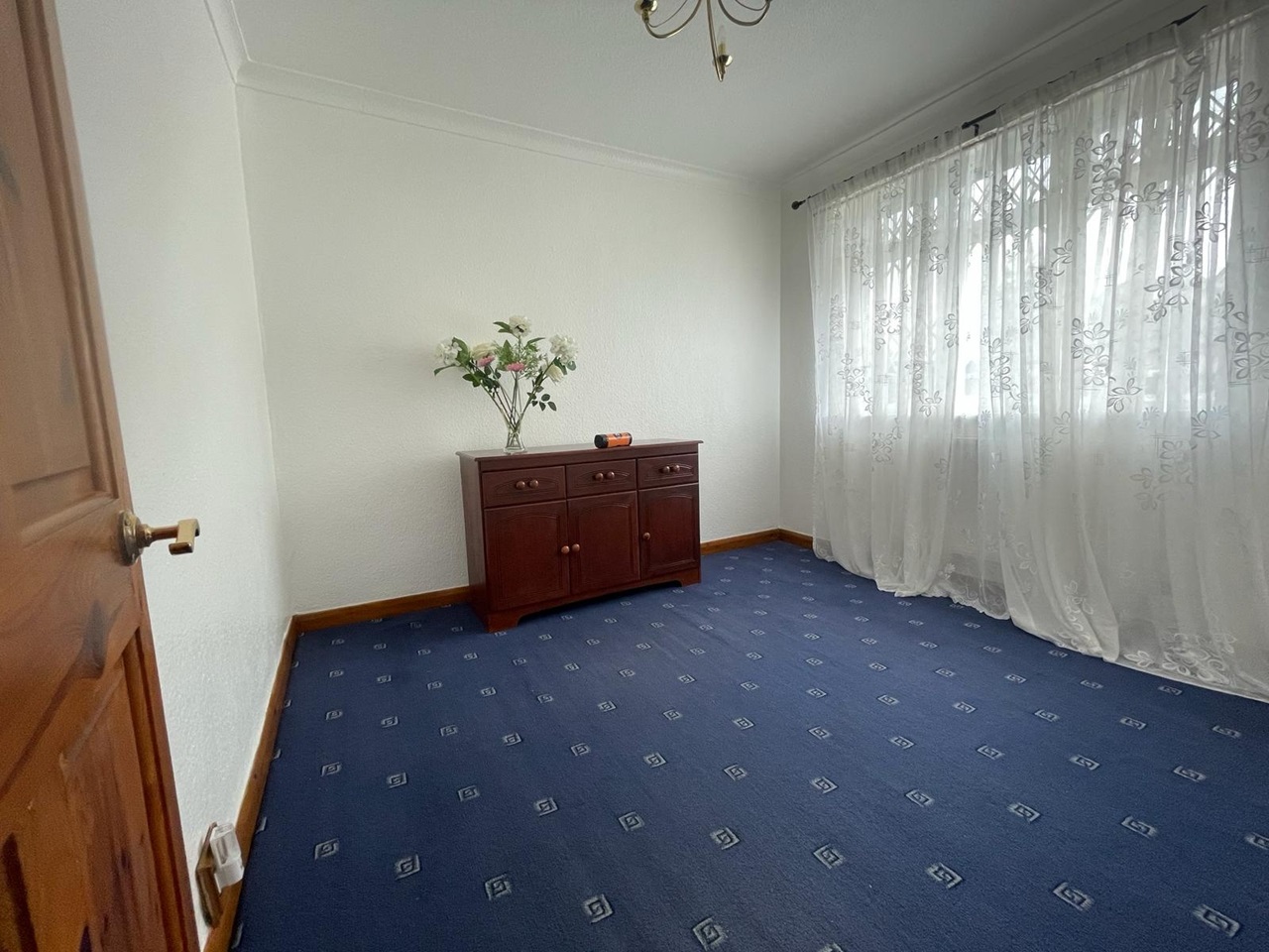 Edgware 3 Bed Detached House, Warwick Avenue, HA8 To Rent Now for £