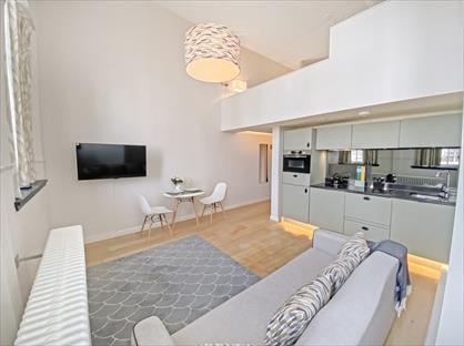 Studio Flat, Mcdonald Road, EH7