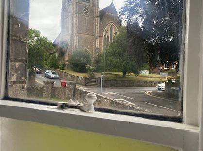 Bedsit, Waterden Road, GU1