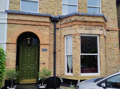 Room in a Shared House, Charlotte Road, SM6