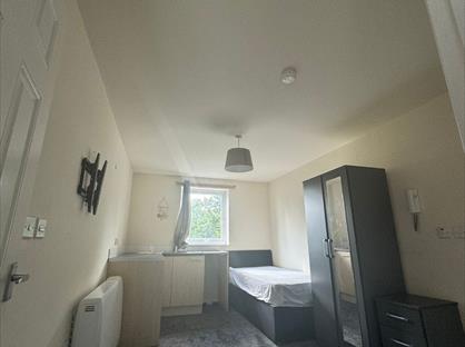 Room in a Shared House, Hillaries Road, B23