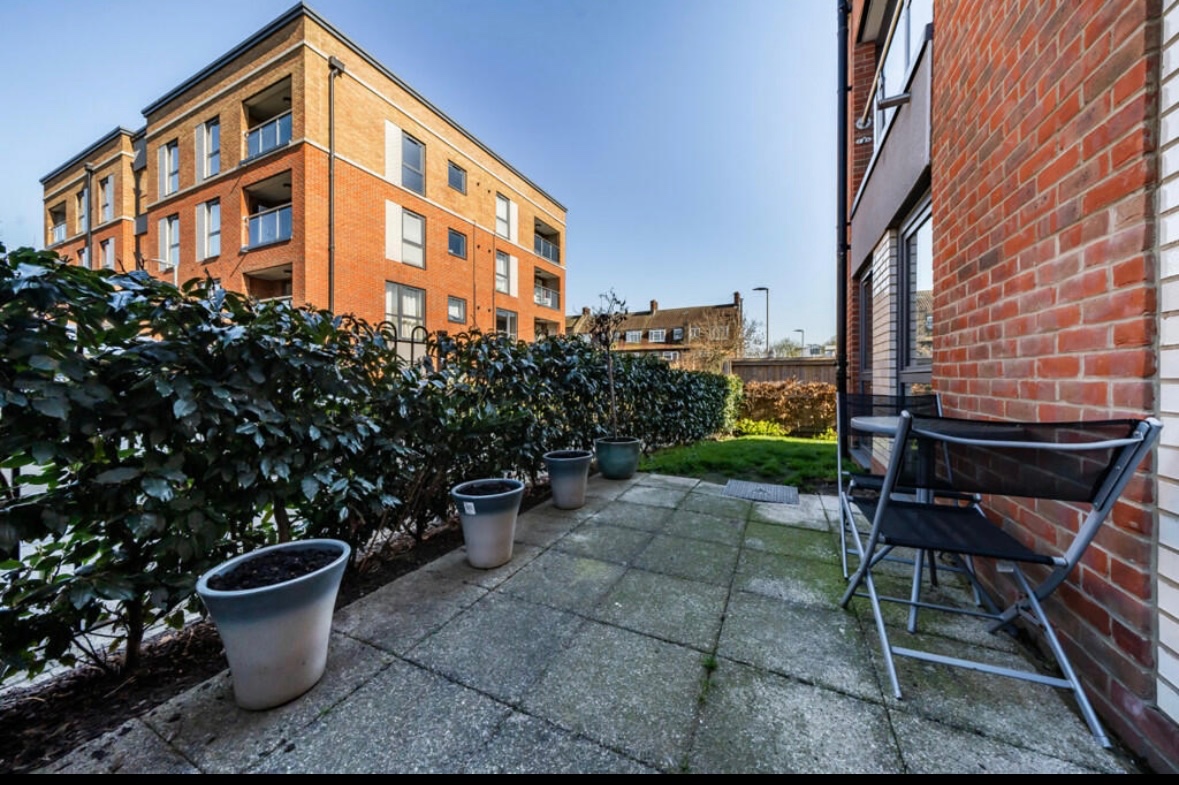 Ruislip 2 Bed Flat, Arla Place, HA4 To Rent Now for £1,900.00 p/m