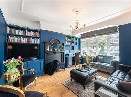 3 Bed Terraced House, Abbott Avenue, SW20