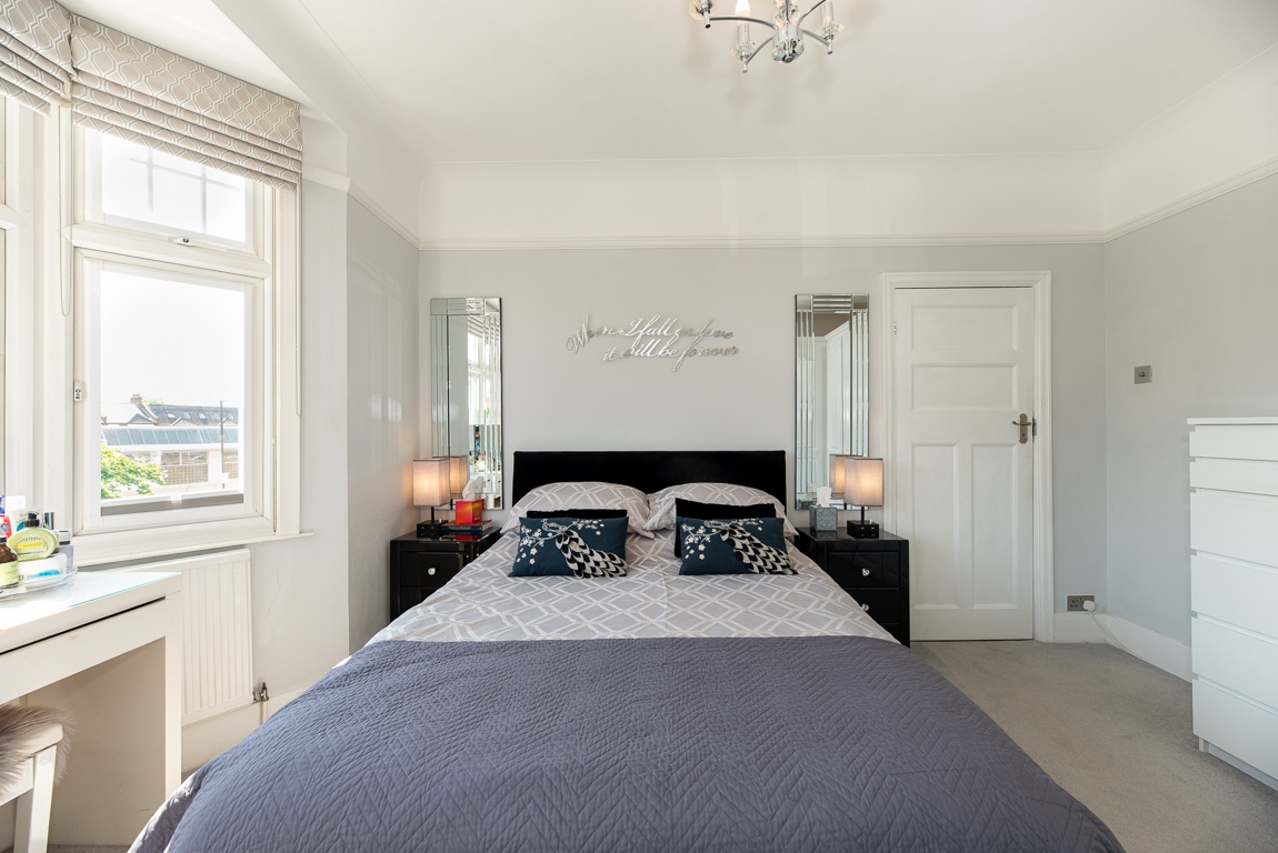 London 3 Bed Terraced House, Abbott Avenue, SW20 To Rent Now for £