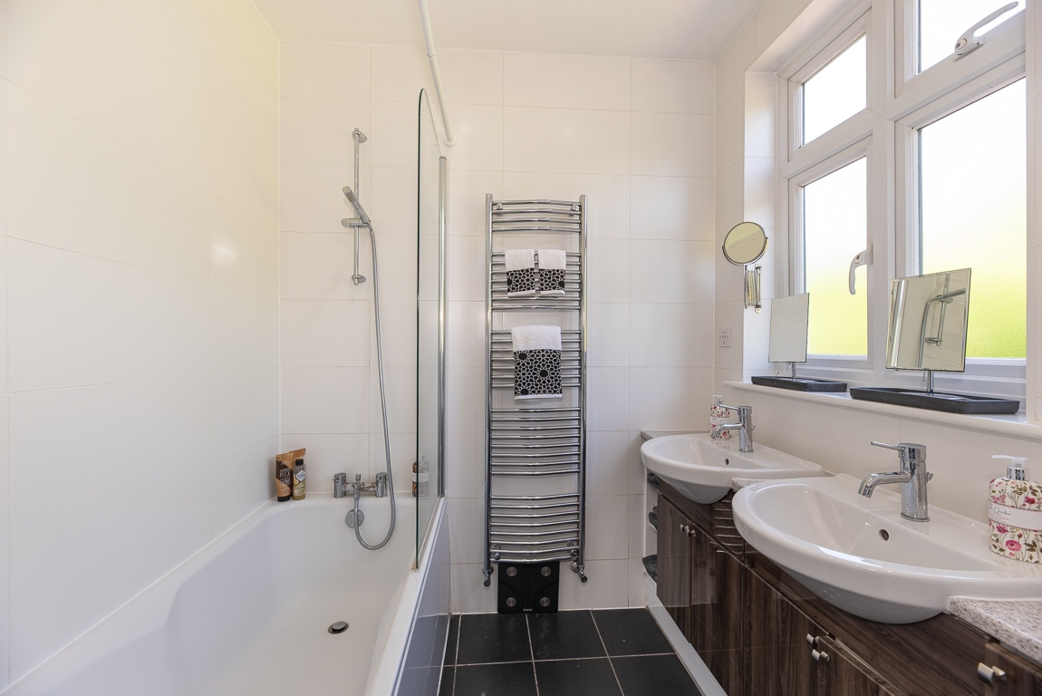 London 3 Bed Terraced House, Abbott Avenue, SW20 To Rent Now for £