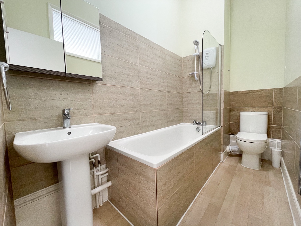 Hastings Studio Flat, Cornwallis Gardens, TN34 To Rent Now for £740