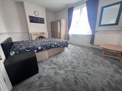 3 Bed Flat, Kettering Road, NN1