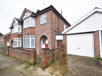 5 Bed Semi-Detached House, Cowper Street, LU1