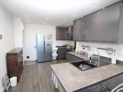Bedsit, York Street, OL10