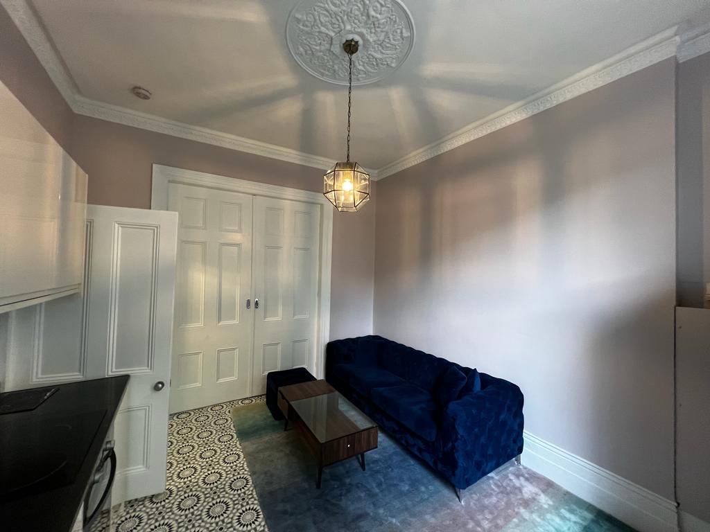 Twickenham 1 Bed Flat, St. Margarets Road, TW1 To Rent Now for £