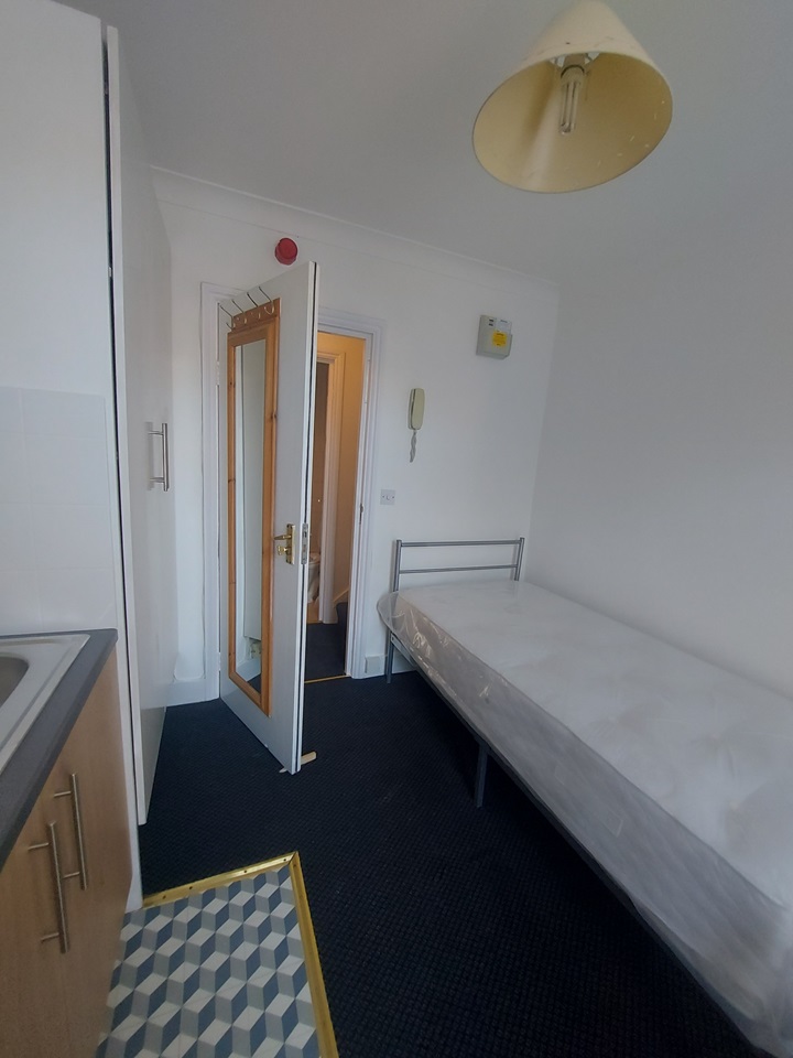 London Studio Flat, Stanmore Road, N15 To Rent Now for £750.00 p/m