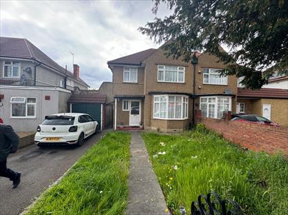 5 Bed Semi-Detached House, Hanworth Road, TW4