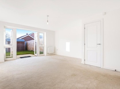 3 Bed Semi-Detached House, Whitethorn, RG2