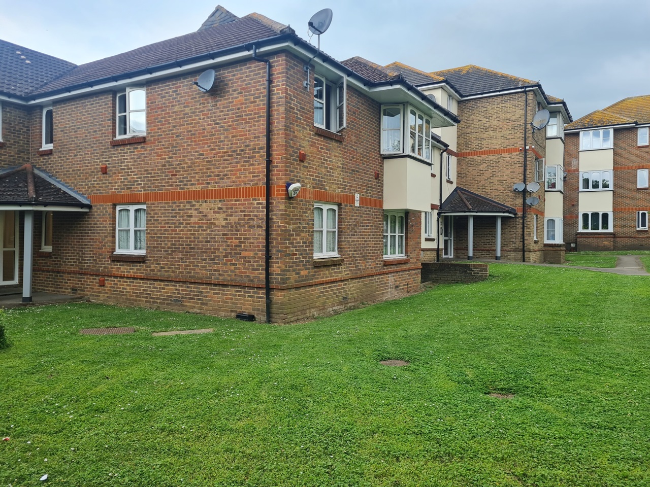Hounslow 2 Bed Flat, Stirling Grove, TW3 To Rent Now for £1,950.00 p/m