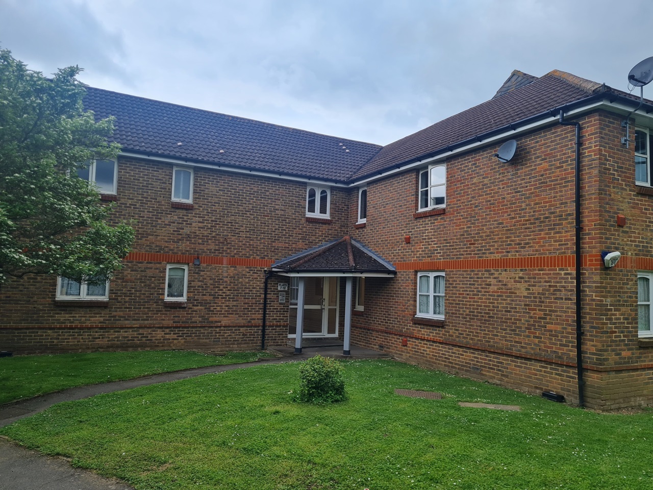 Hounslow 2 Bed Flat, Stirling Grove, TW3 To Rent Now for £1,950.00 p/m