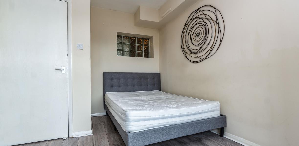 London Studio Flat, Wilmot Street, E2 To Rent Now for £1,550.00 p/m