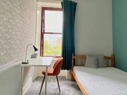 Room in a Shared Flat, Stewartville Street, G11
