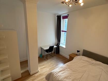Room in a Shared Flat, Miller Street, G1