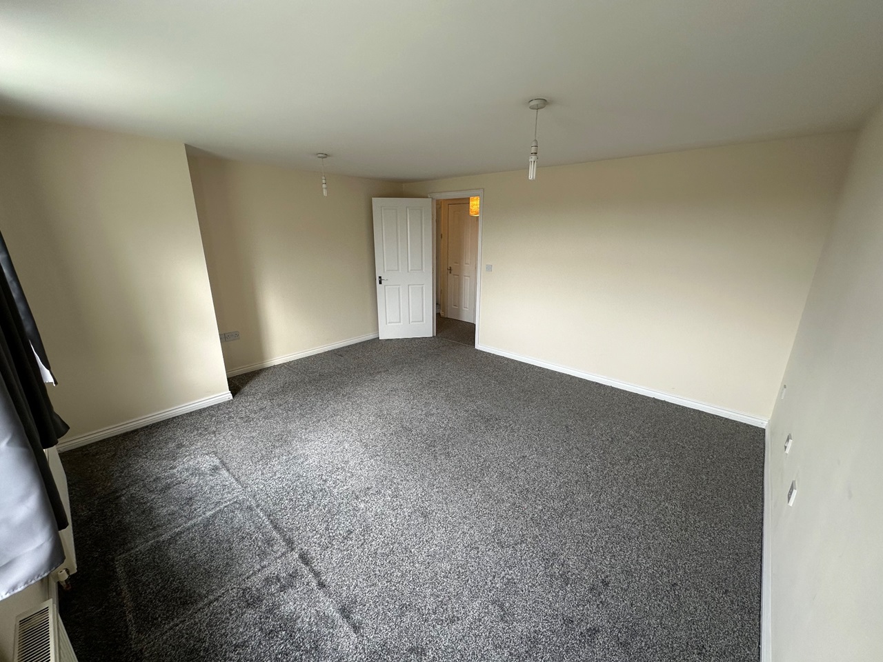 2 Bed Flat, Gilbert Close, NG5 photo 3