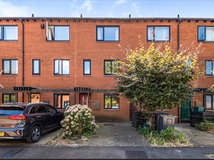 Room in a Shared House, Tithe Barn Close, KT2