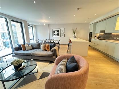 3 Bed Flat, Cummings House, SW18