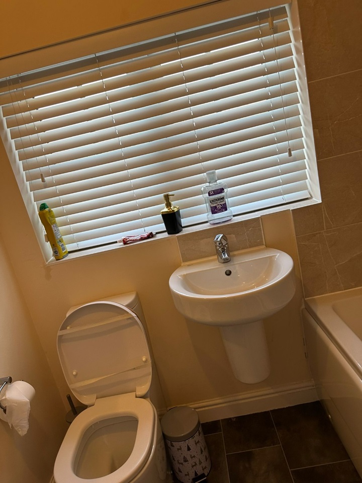 Manchester Room in a Shared House, Egbert Street, M40 To Rent Now