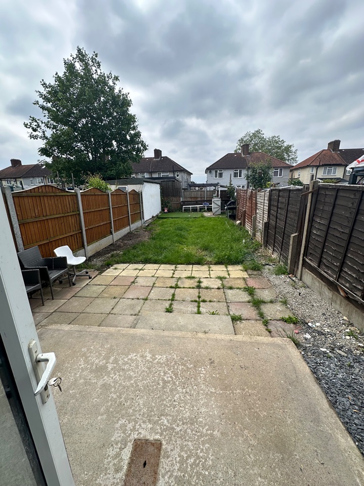 Dagenham 2 Bed Terraced House, Heathway, RM9 To Rent Now for £2,000