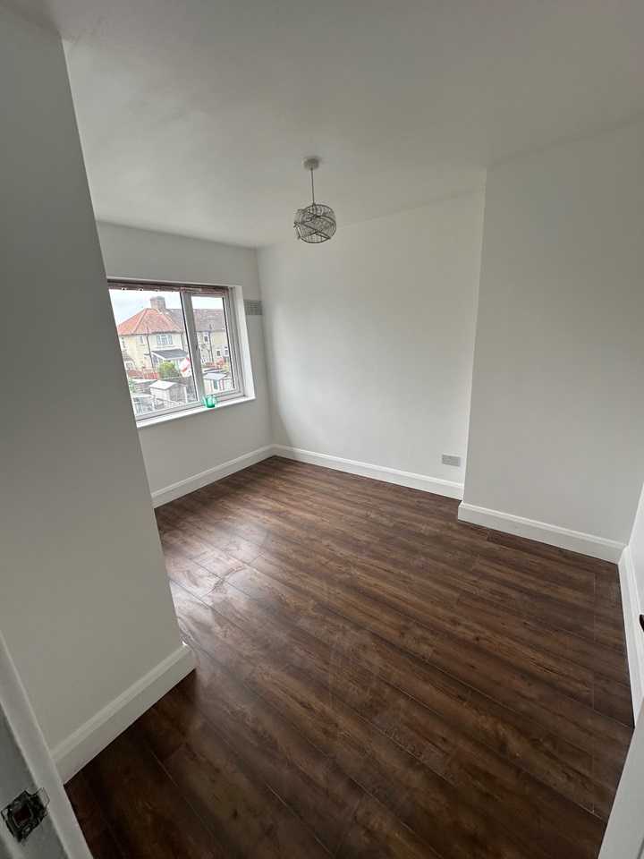 Dagenham 2 Bed Terraced House, Heathway, RM9 To Rent Now for £2,000