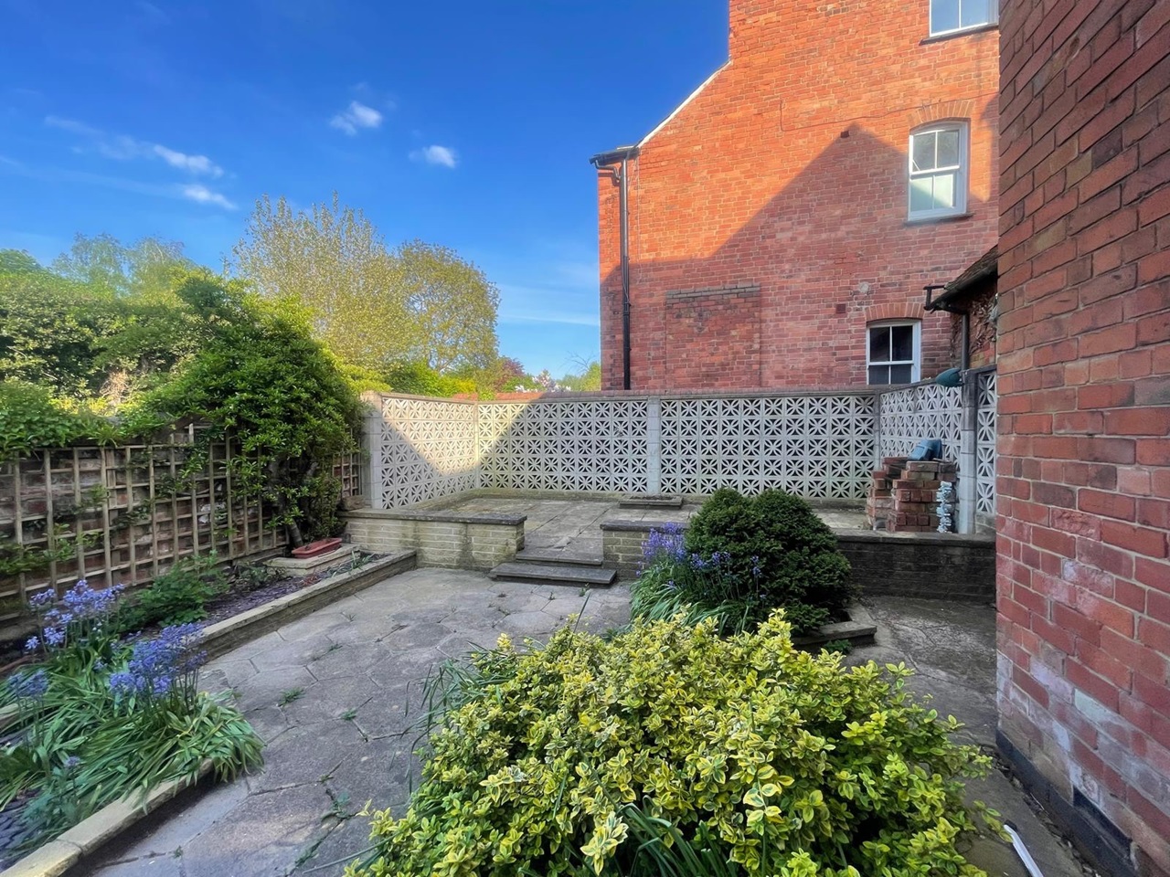 2 Bed Maisonette, Esher Grove, NG3 photo 4