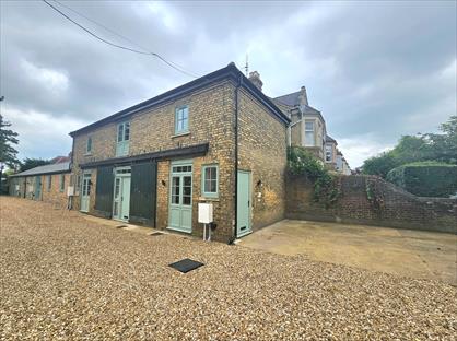 2 Bed Flat, Burghley Mansions, PE1