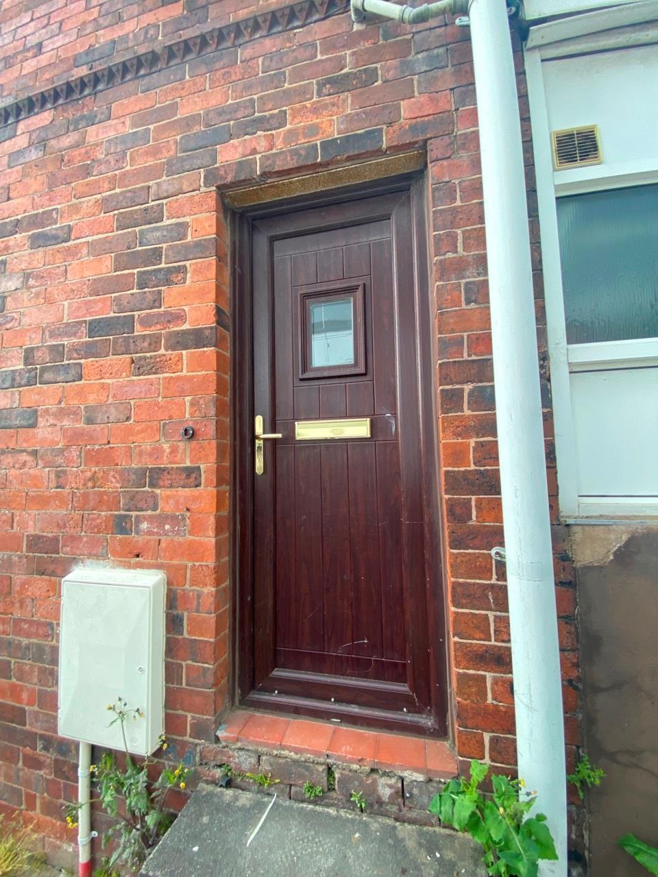 Dukinfield Studio Flat, Cheetham Hill Road, SK16 To Rent Now for £
