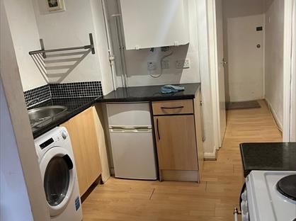 Studio Flat, Bewsey Street, WA2