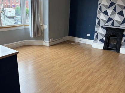 1 Bed Flat, Broad Street, ST13