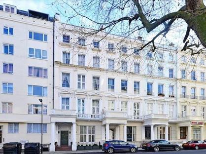 Studio Flat, Leinster Gardens, W2