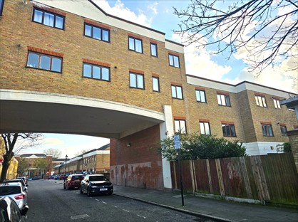 2 Bed Flat, Hewison Street, E3