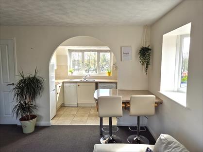1 Bed Flat, Broome Way, OX16