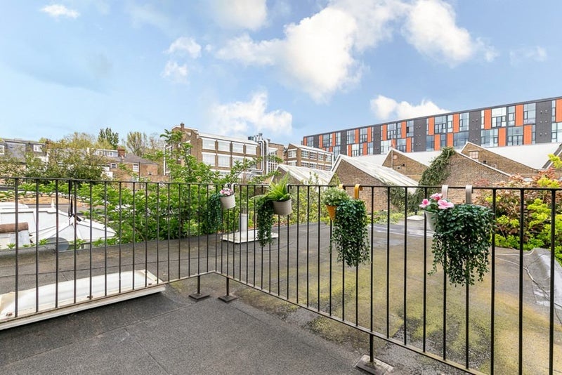 London 3 Bed Flat, Agnes Road, W3 To Rent Now for £2,650.00 p/m