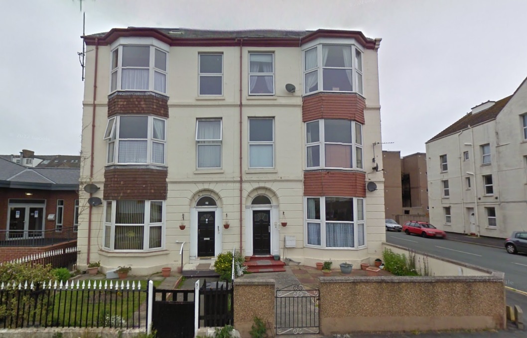 Pensarn, Abergele 1 Bed Flat, South Parade, LL22 To Rent Now for £