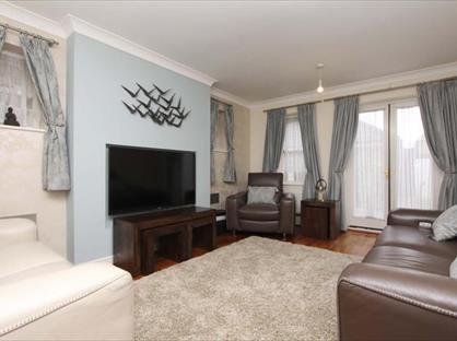 4 Bed Detached House, Corwell Lane, UB8