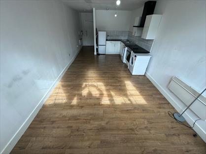 Studio Flat, Central House, LE1
