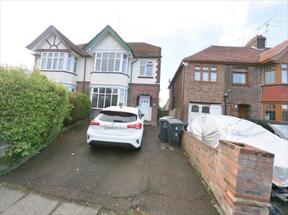 3 Bed Semi-Detached House, Fountains Road, LU3