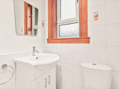 3 Bed Flat, Larchfield Avenues, G14