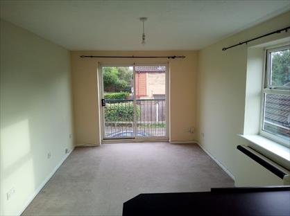 2 Bed Flat, Dudley Close, RM16