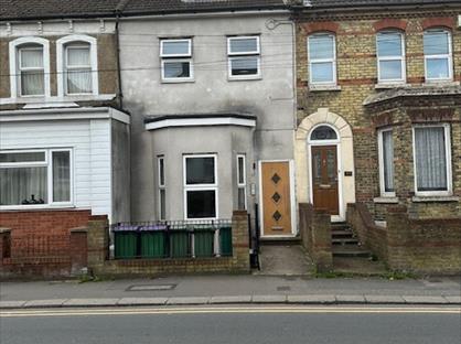 1 Bed Flat, Risborough Lane, CT19