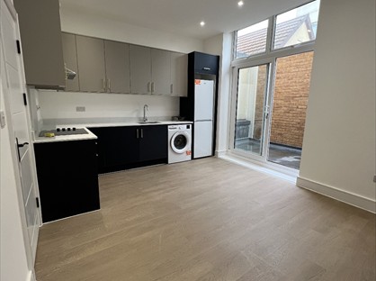 2 Bed Flat, High St, SE20