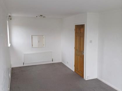 3 Bed Flat, Preston Down Road, TQ3